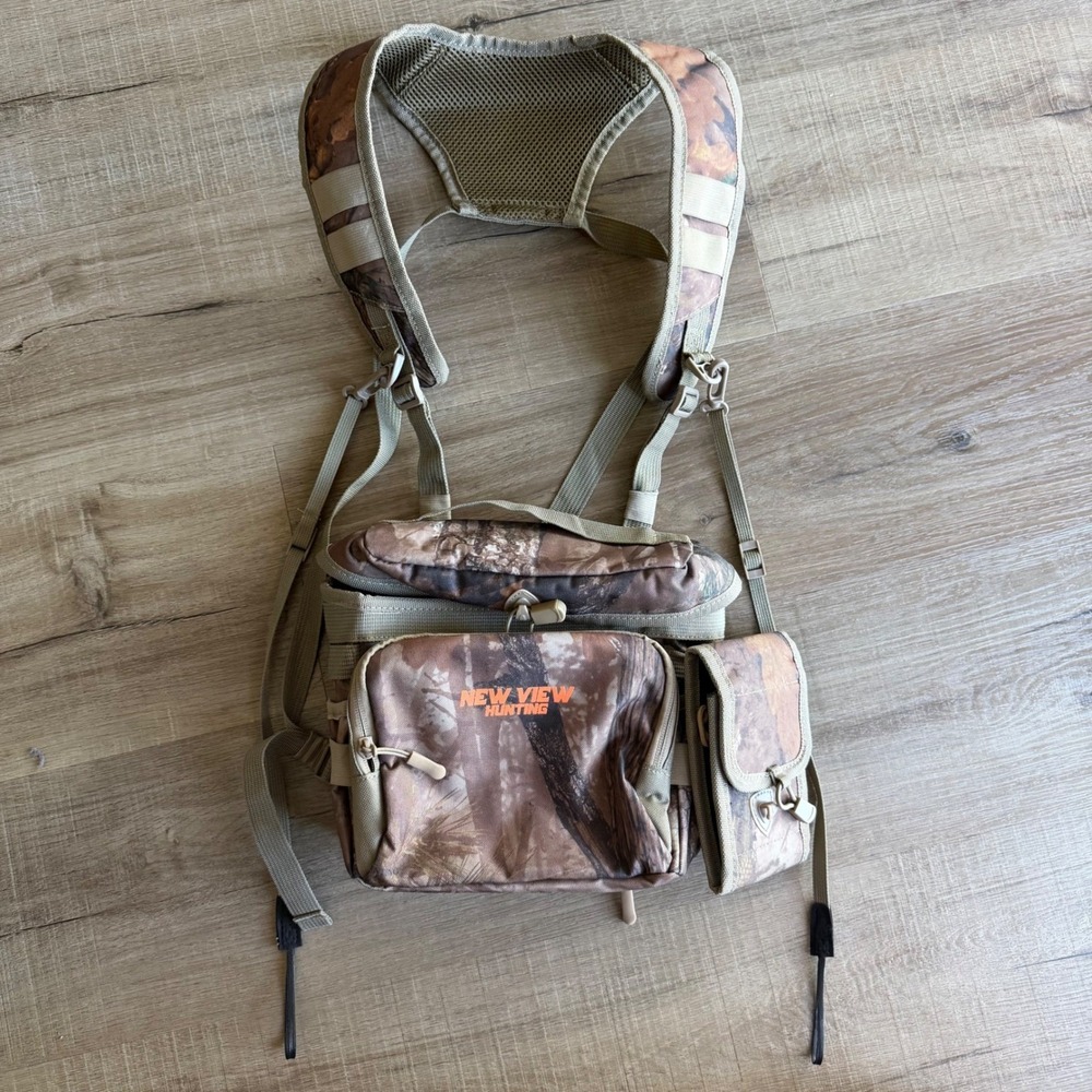 New View Hunting Binocular Harness Chest Pack Camo Fleece Lined Optics Bag